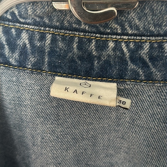 Top - Picture 4 of 15